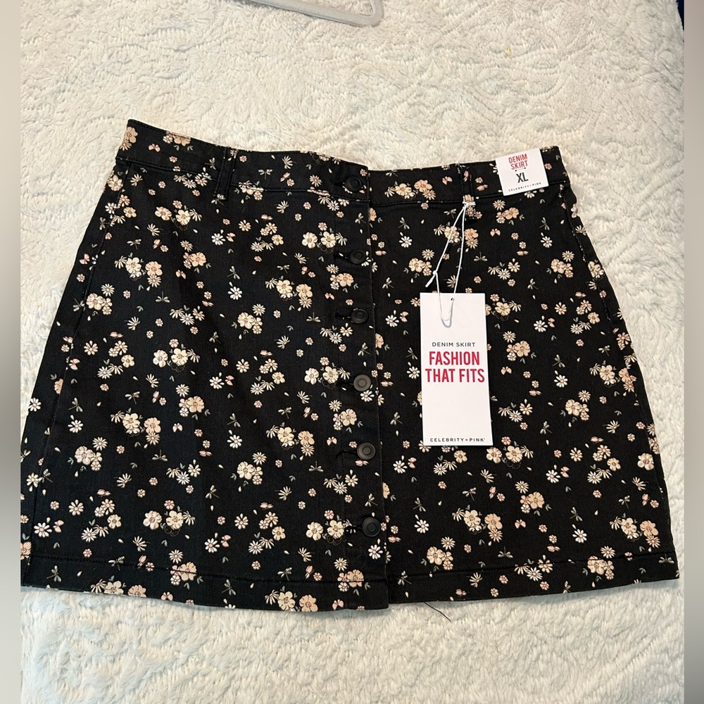NWT Celebrity Pink Black Floral Mini Skirt Denim Fall Spring Sz X-Large Buttoned